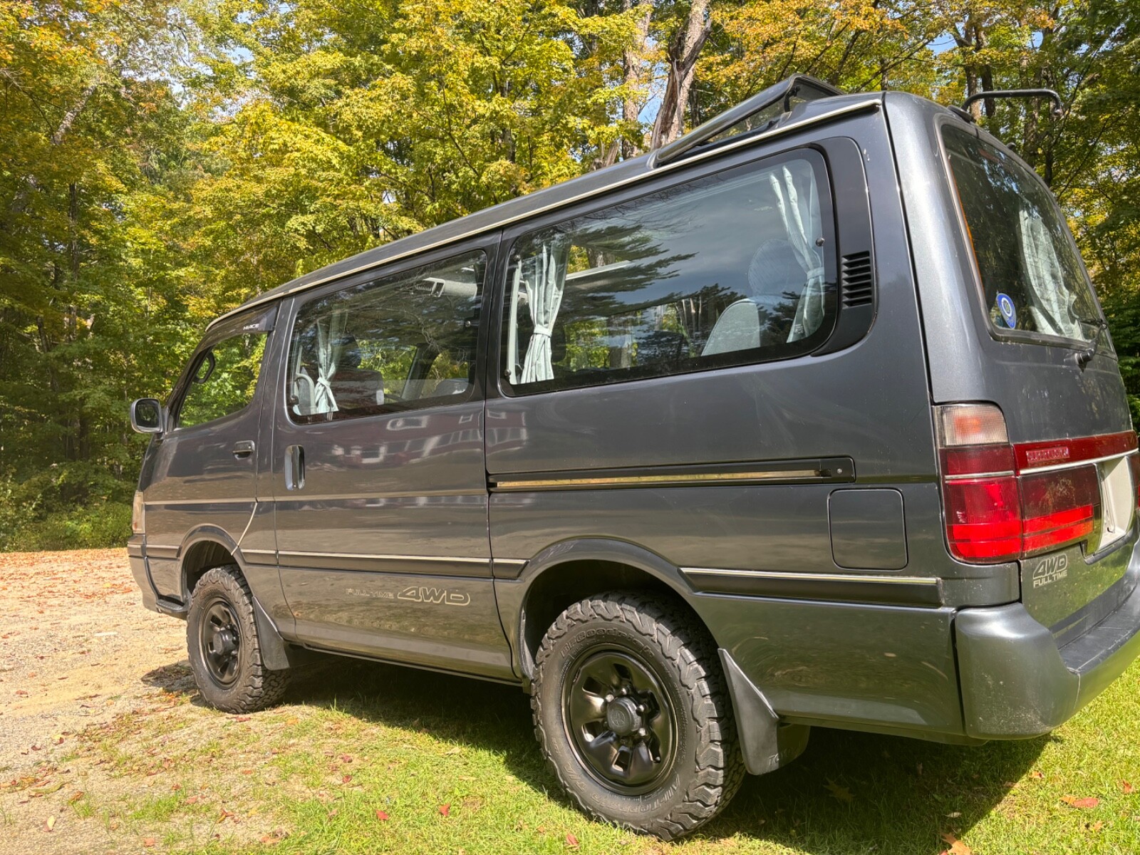 Toyota-Super-Custom-1995-van-21