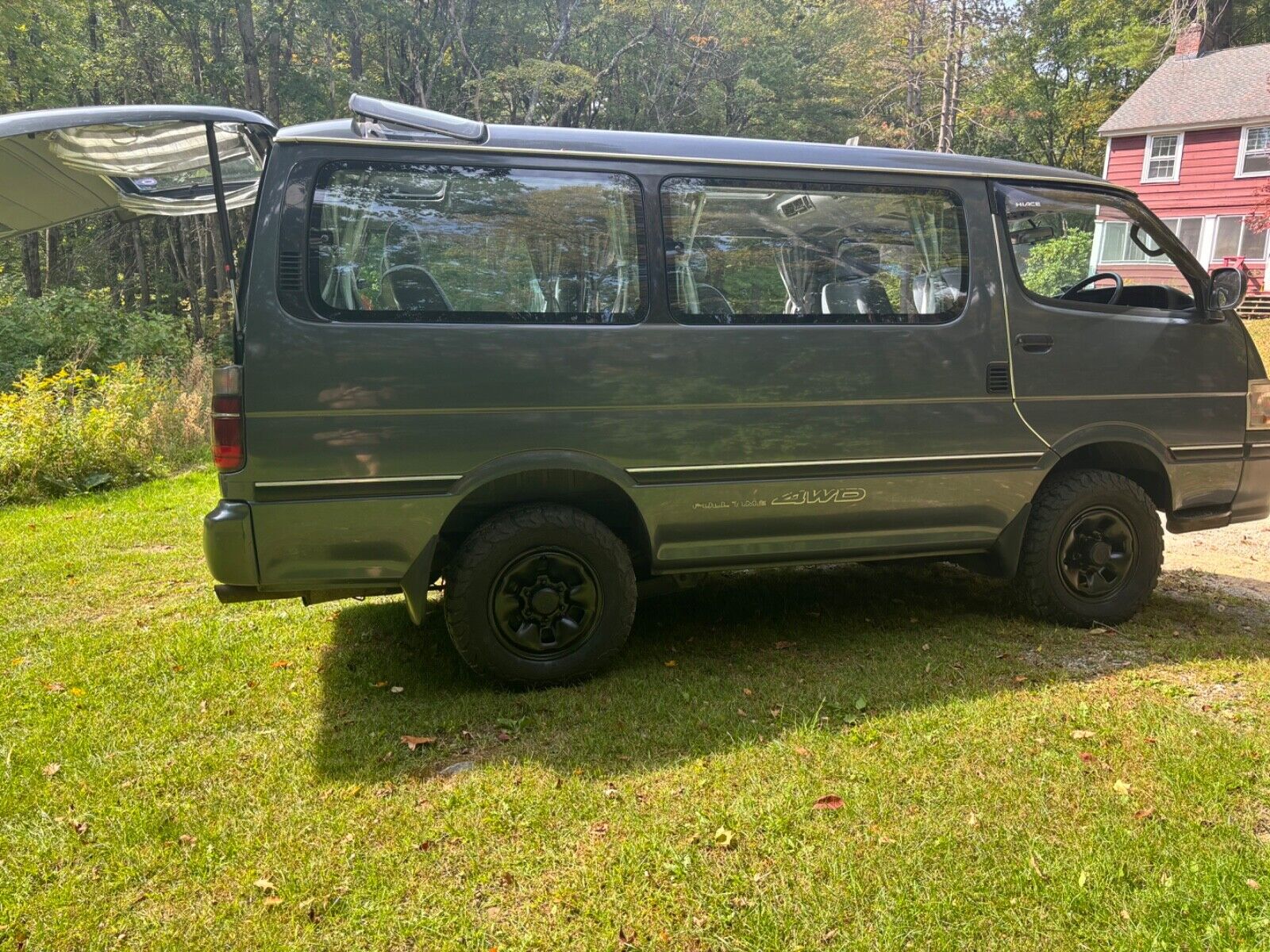 Toyota-Super-Custom-1995-van-3