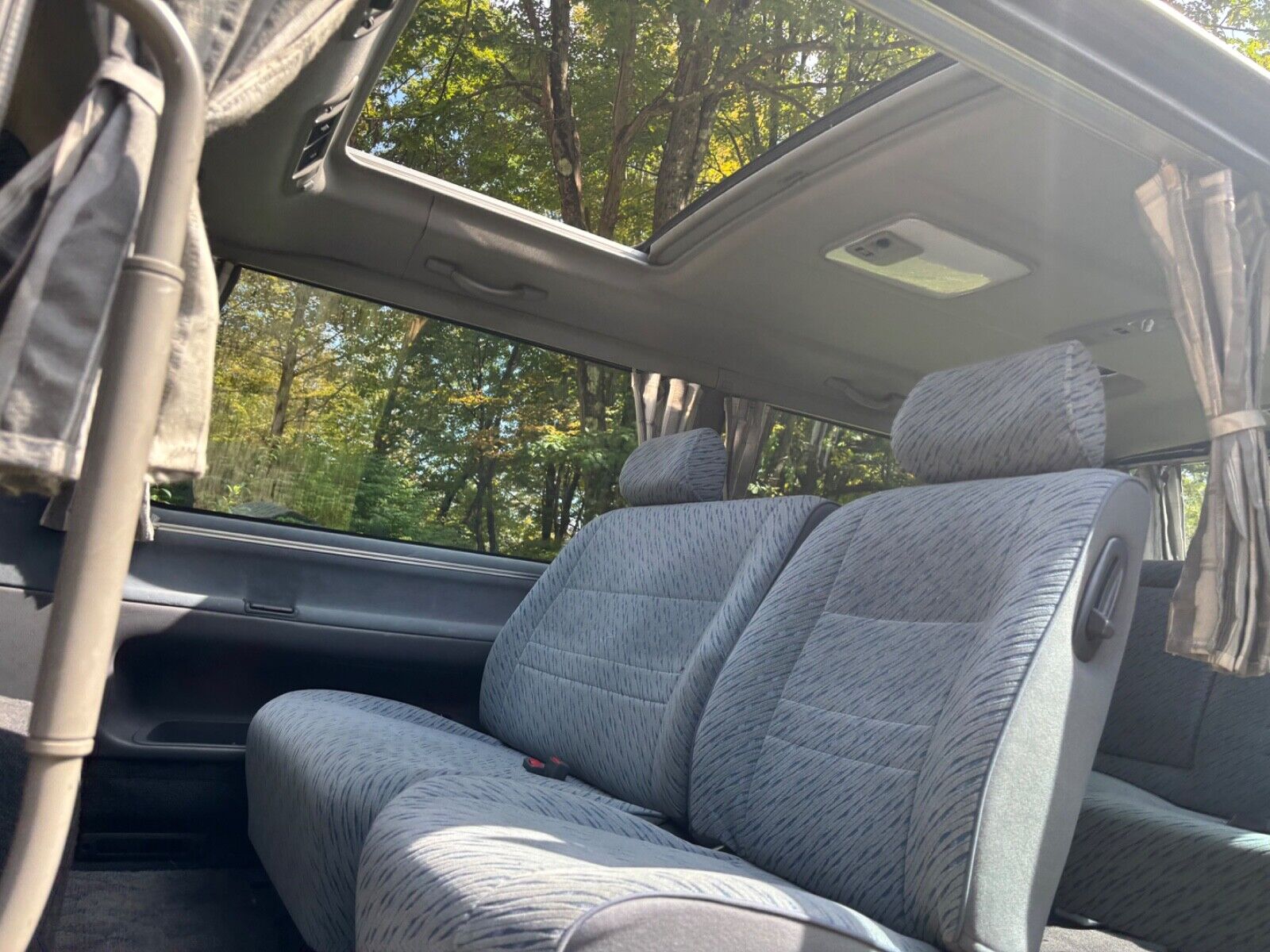 Toyota-Super-Custom-1995-van-8