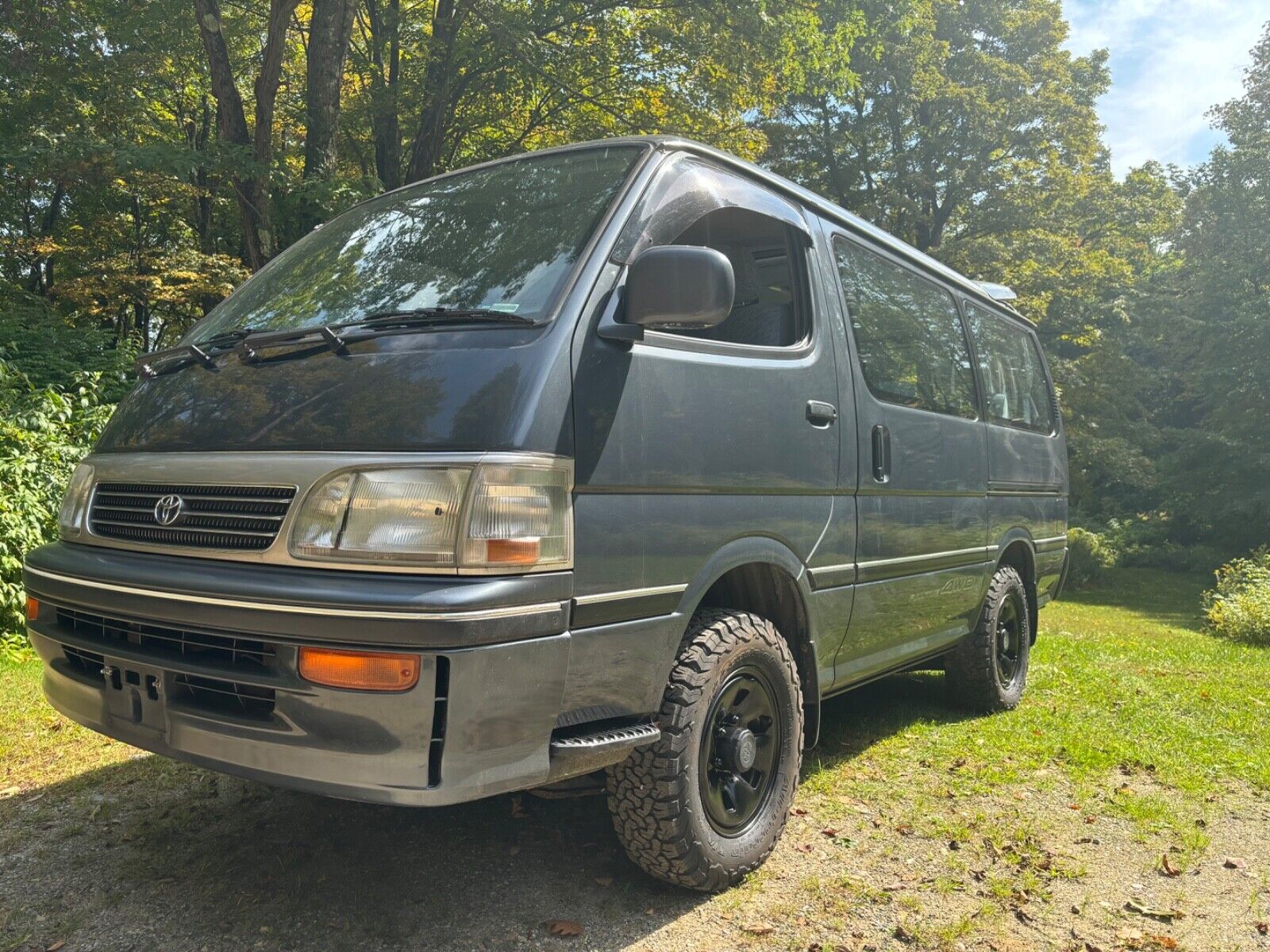 Toyota-Super-Custom-1995-van