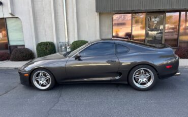 Toyota-Supra-1993-Hatchback-17