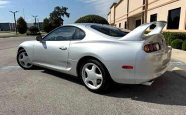 Toyota-Supra-1994-25