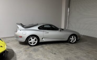 Toyota-Supra-1994-8