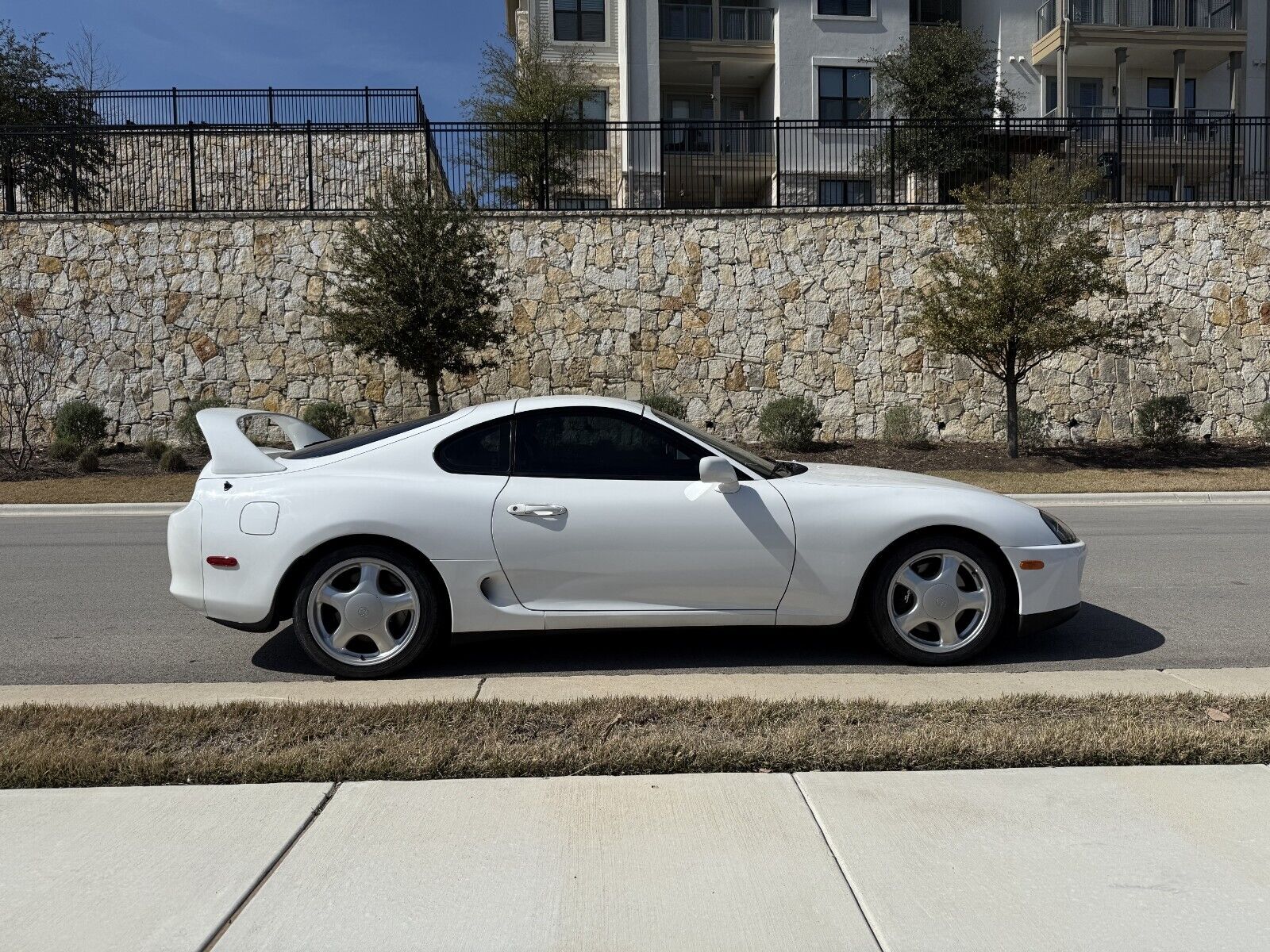 Toyota-Supra-1994-Hatchback-1