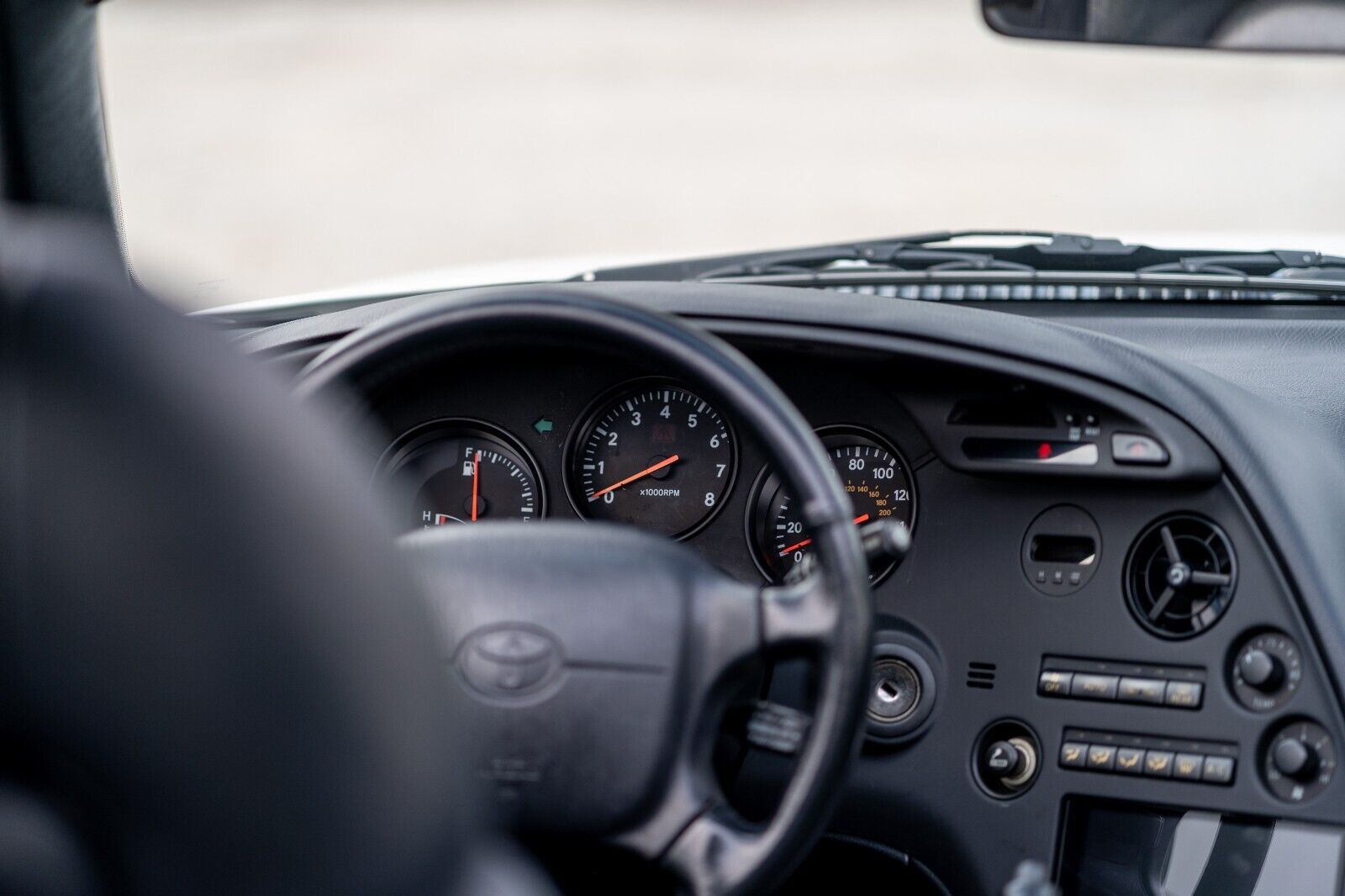 Toyota-Supra-1994-Hatchback-17