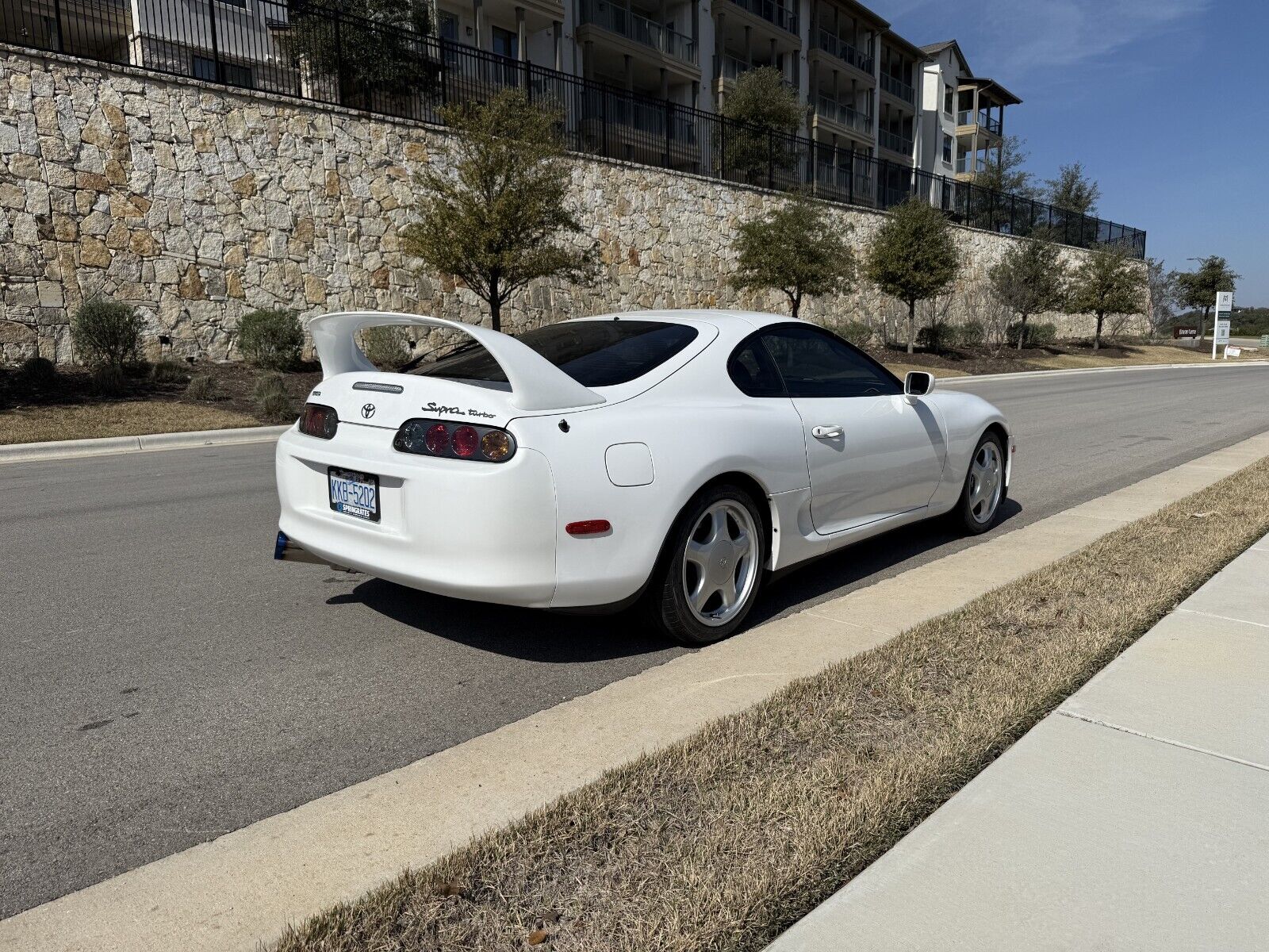 Toyota-Supra-1994-Hatchback-2