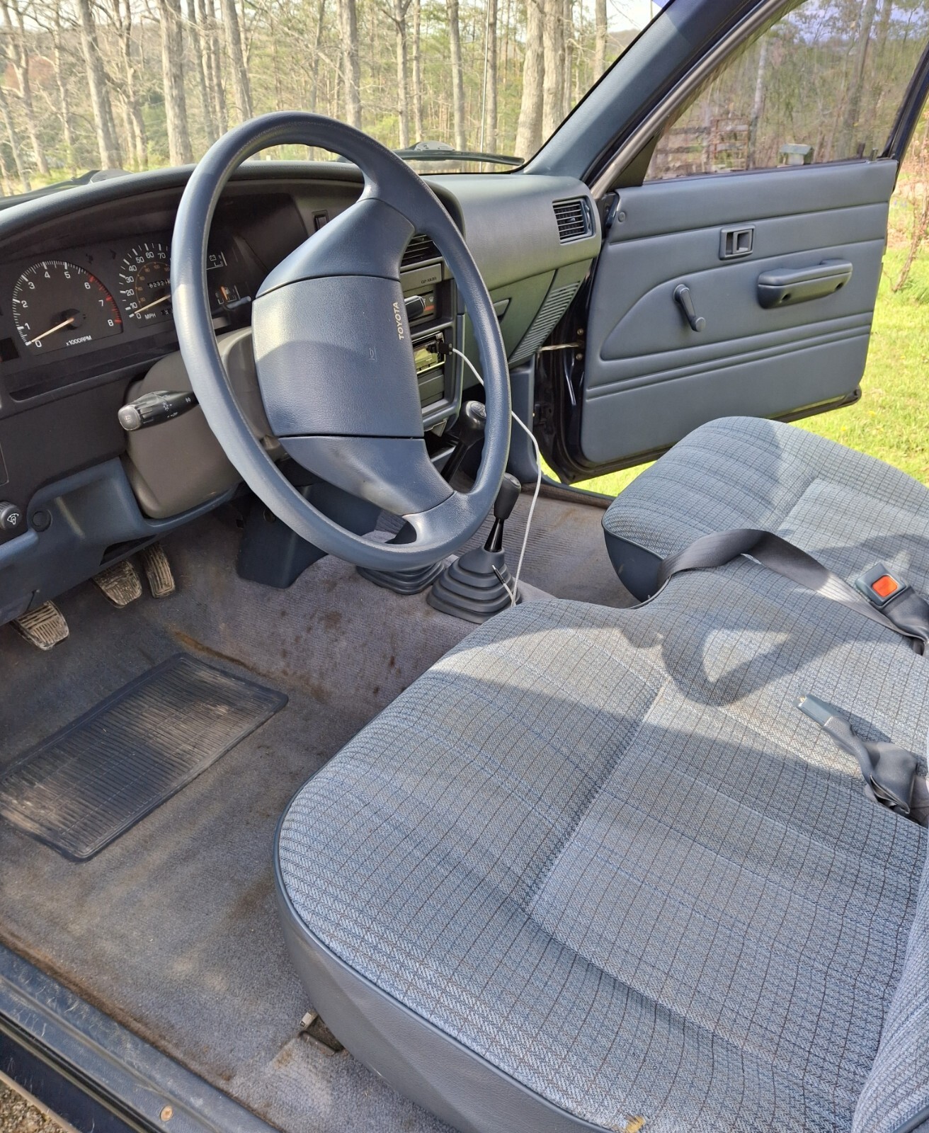 Toyota-Tacoma-1991-Standard-Cab-Pickup-18