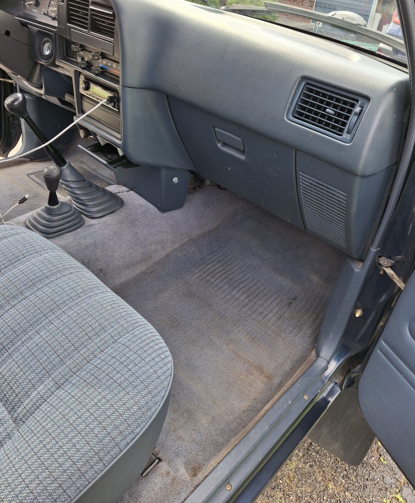 Toyota-Tacoma-1991-Standard-Cab-Pickup-22