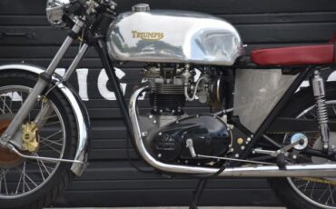 Triumph-Boneville-T140-1977-3