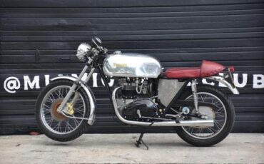 Triumph-Boneville-T140-1977-8