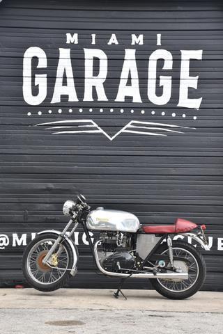 Triumph-Boneville-T140-1977