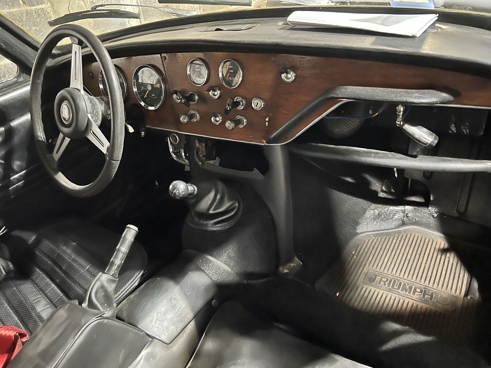 Triumph-GT6-1968-10