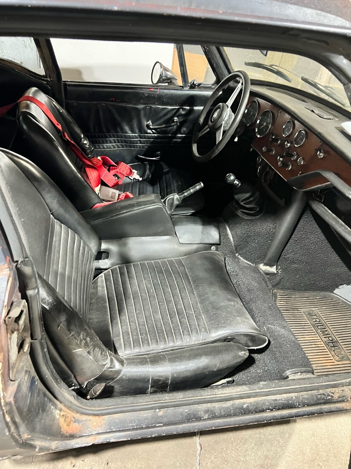 Triumph-GT6-1968-11