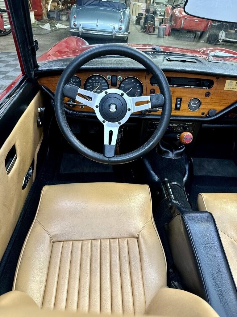 Triumph-Spitfire-1974-10