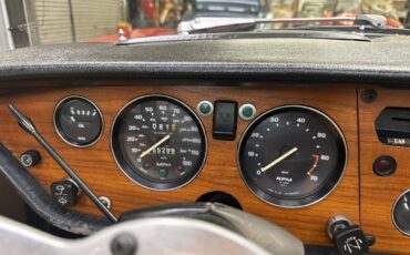Triumph-Spitfire-1974-11