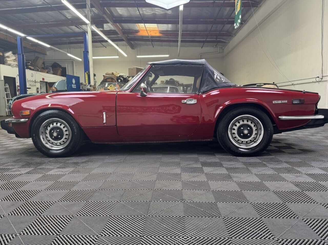 Triumph-Spitfire-1974-5