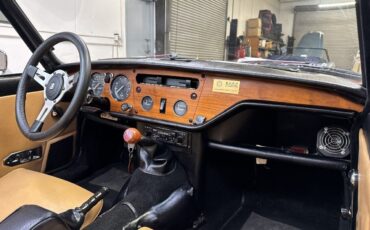 Triumph-Spitfire-1974-9