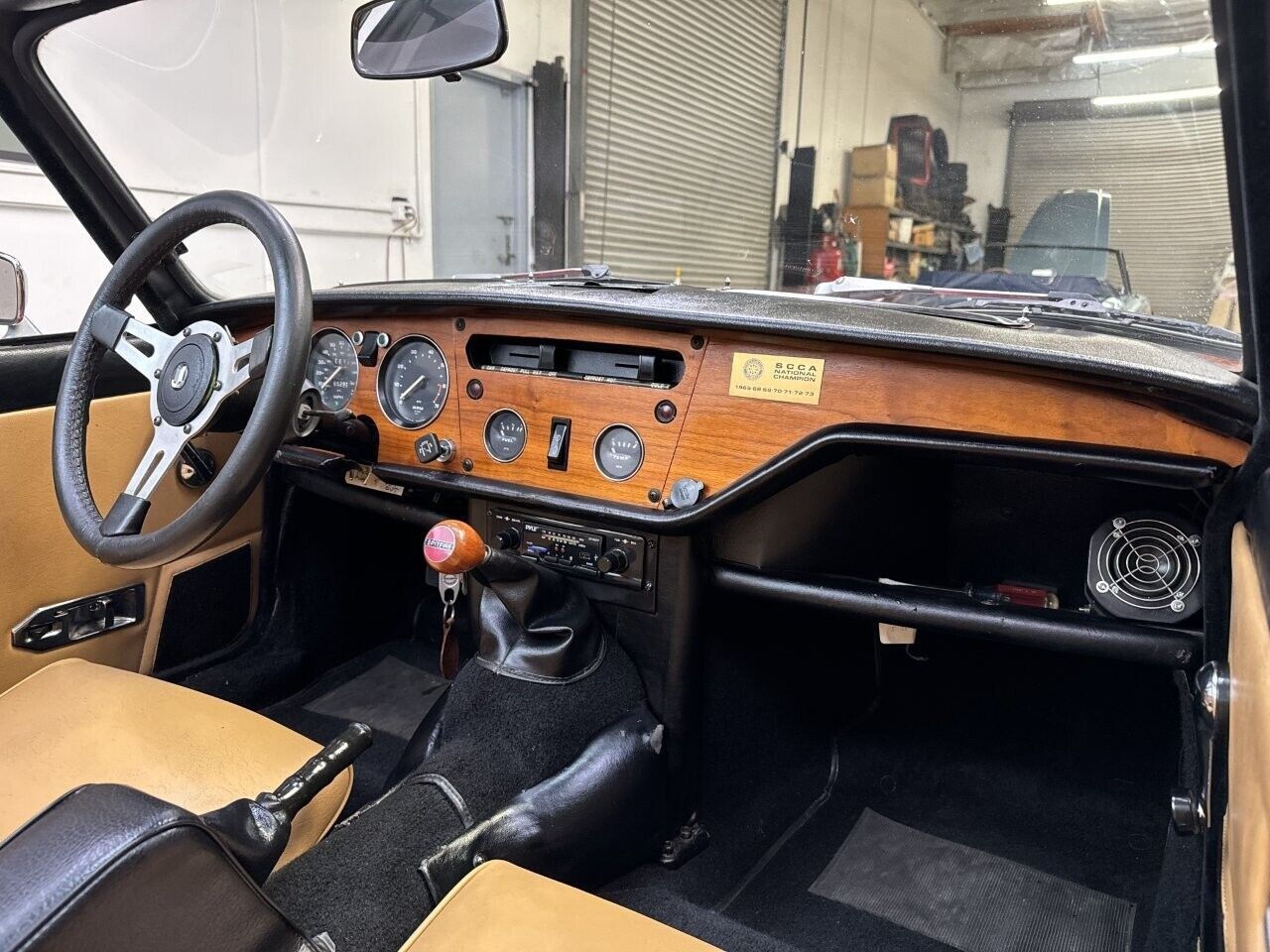Triumph-Spitfire-1974-9