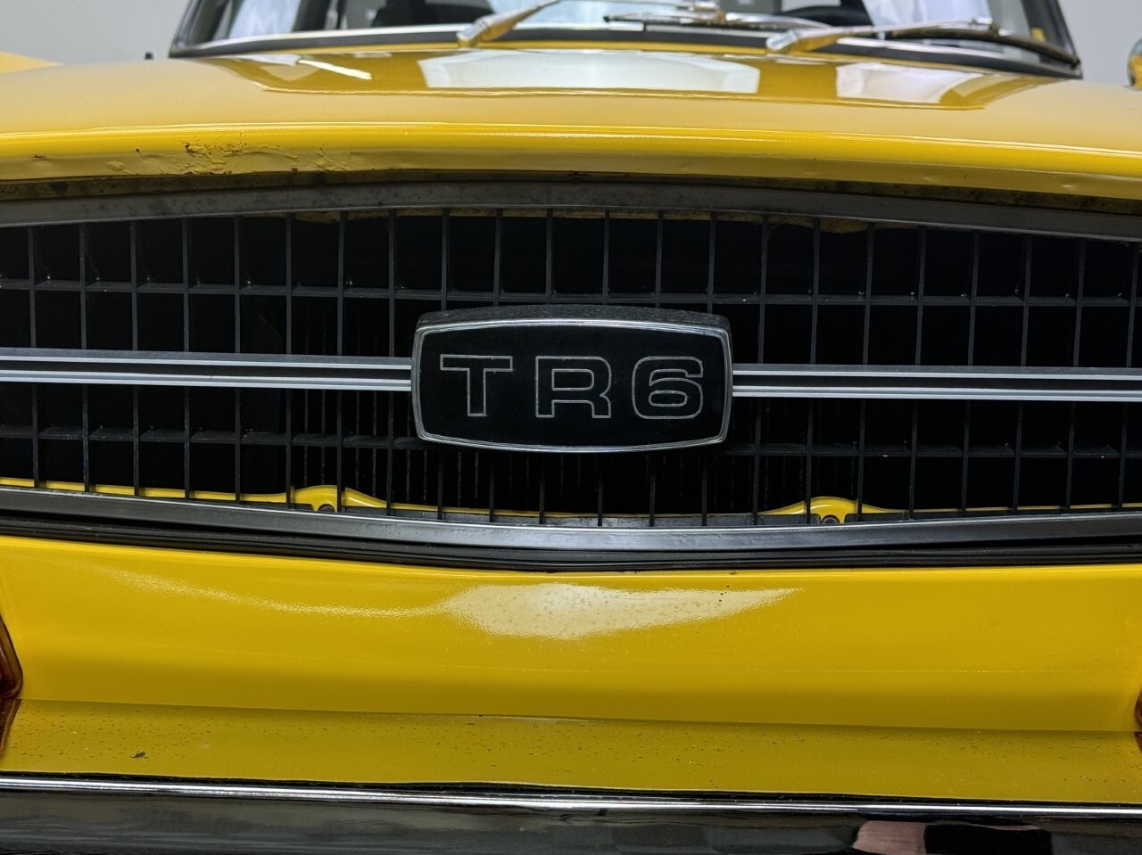 Triumph-TR-6-1969-12