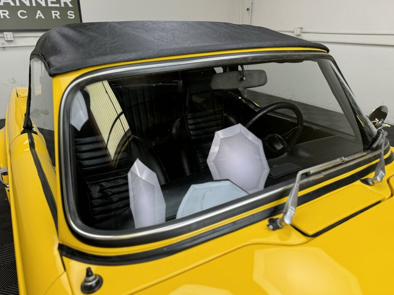 Triumph-TR-6-1969-14