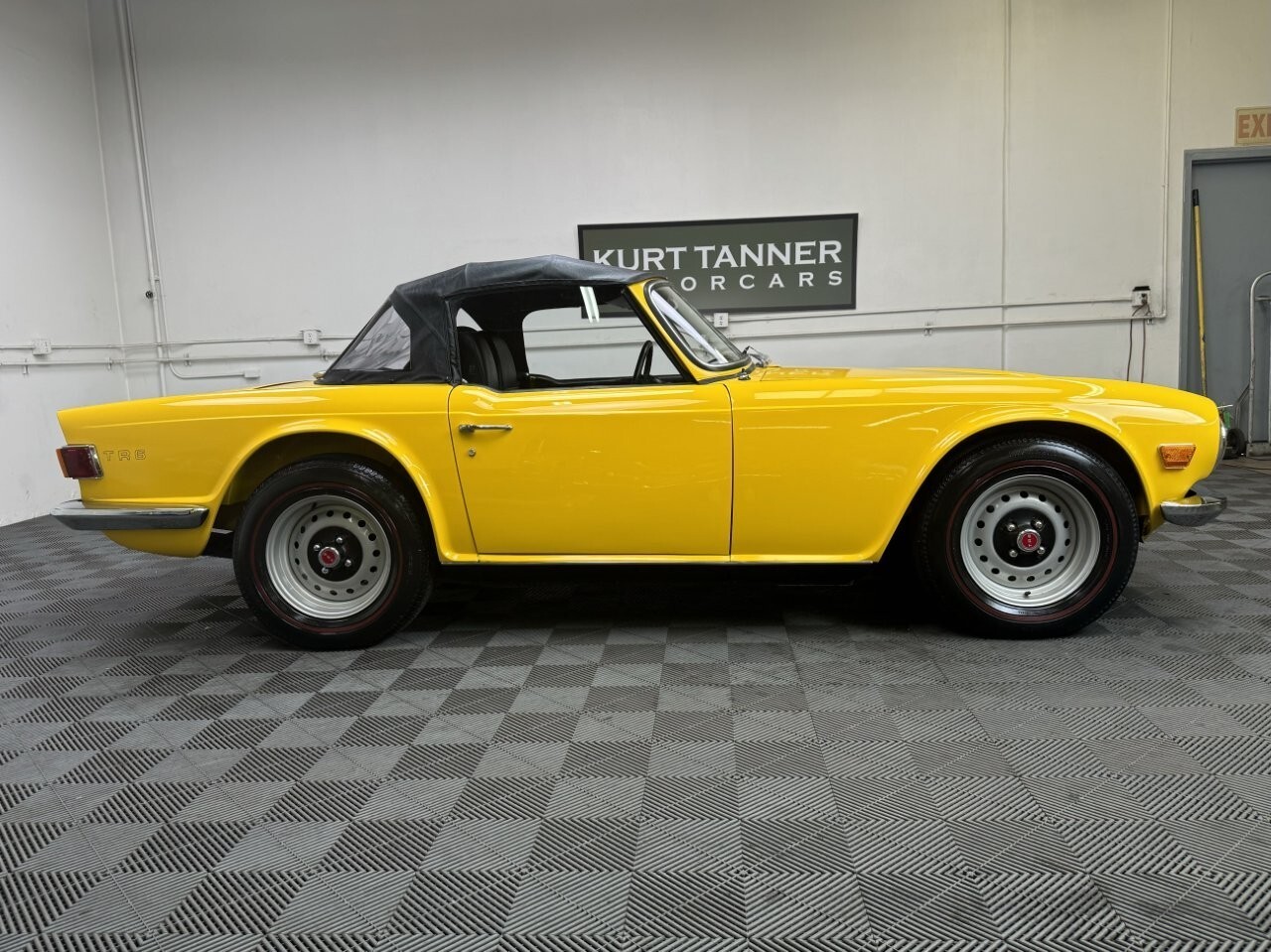 Triumph-TR-6-1969-2