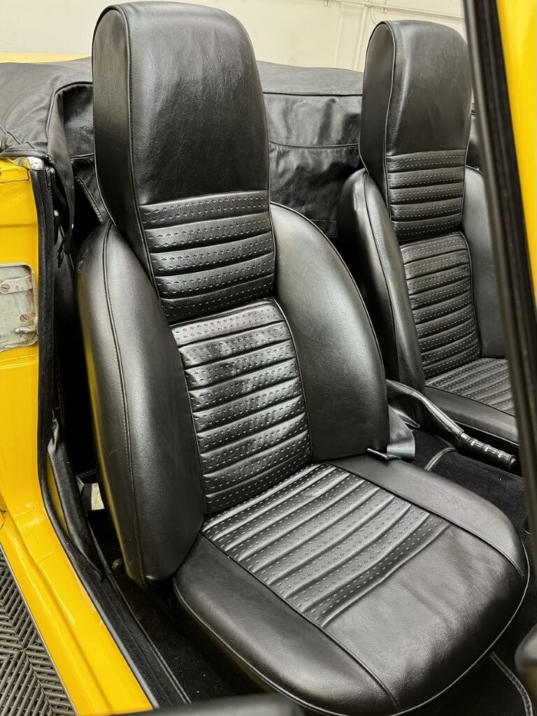 Triumph-TR-6-1969-24
