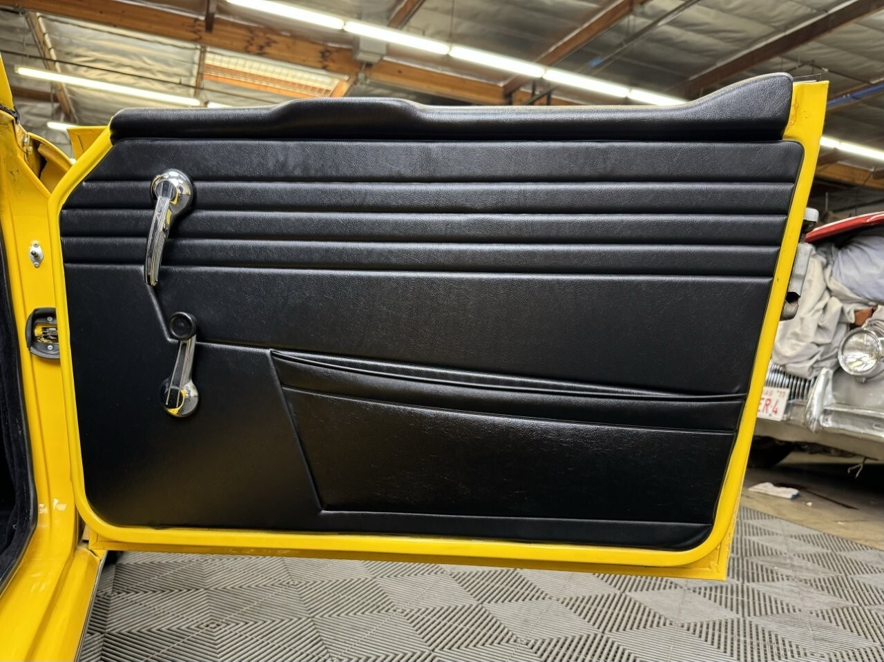 Triumph-TR-6-1969-25
