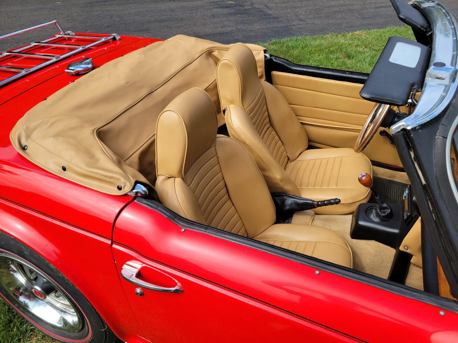 Triumph-TR-6-1972-Convertible-7