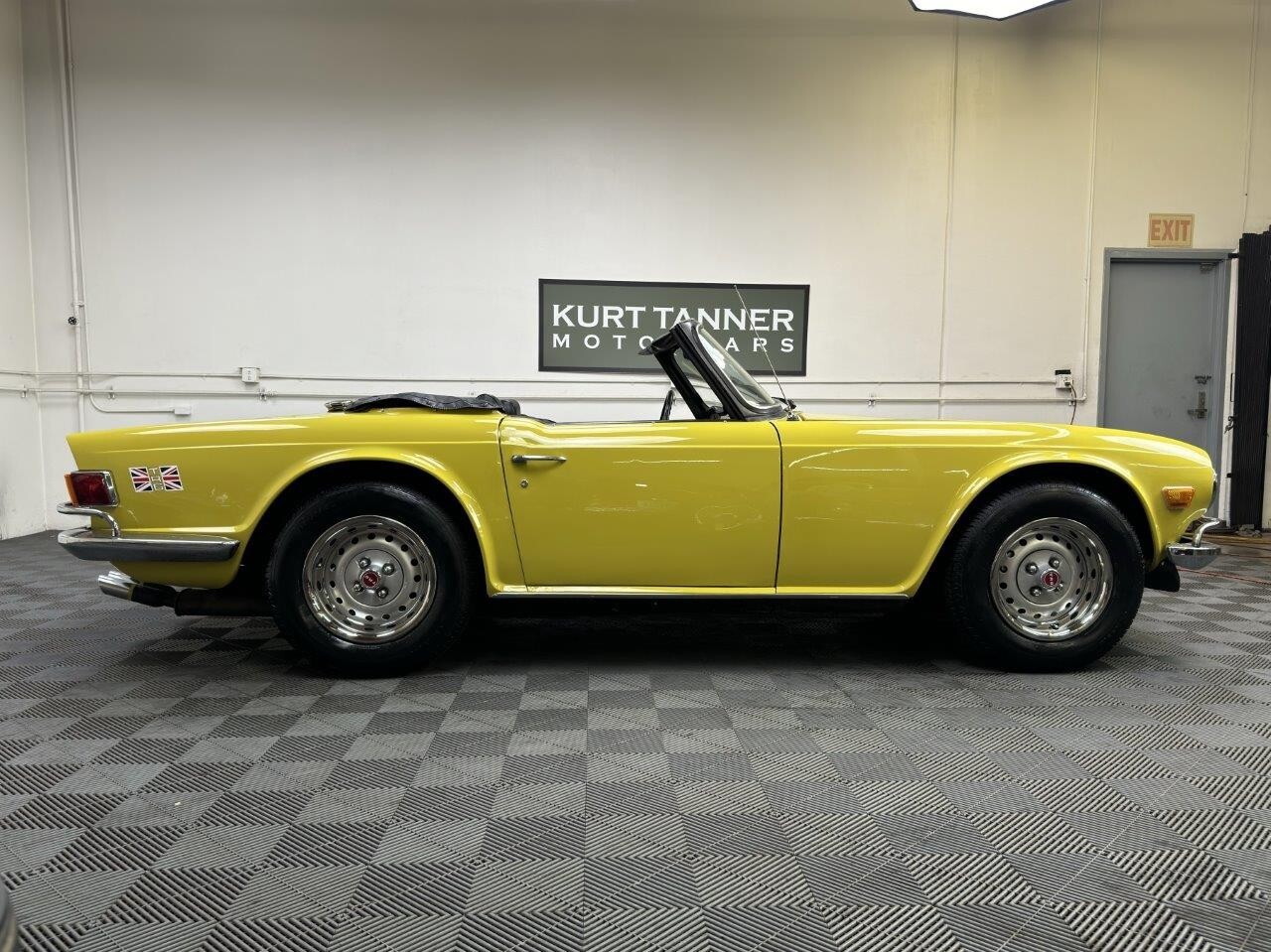 Triumph-TR-6-1973-1