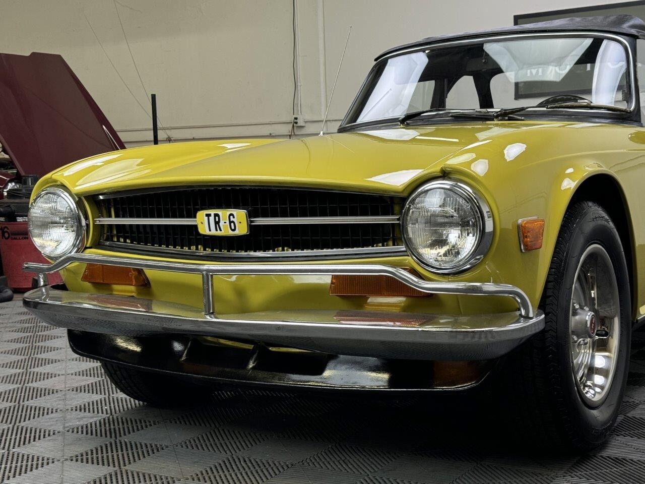 Triumph-TR-6-1973-10
