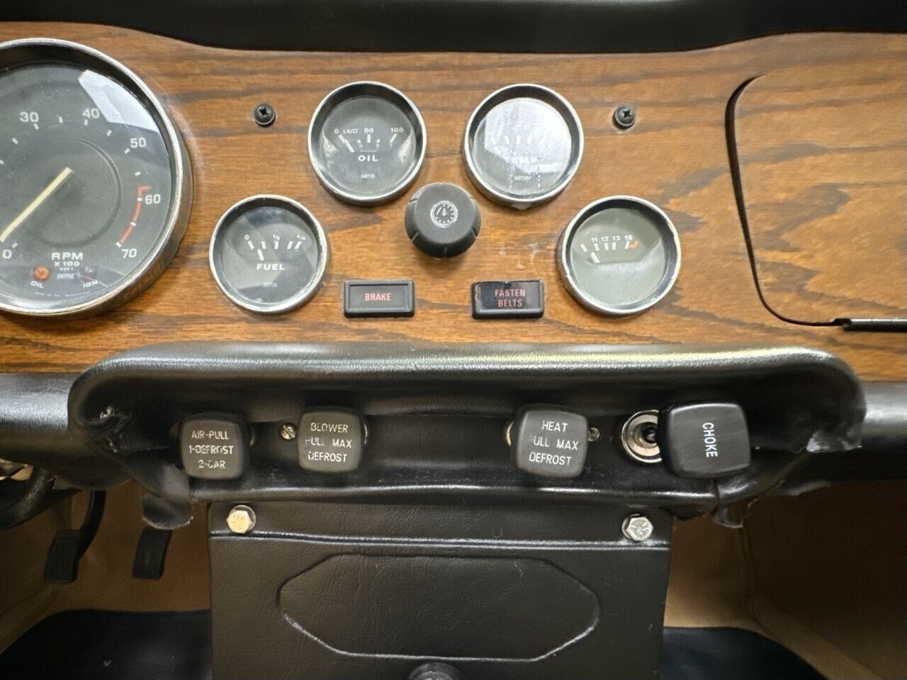 Triumph-TR-6-1973-16