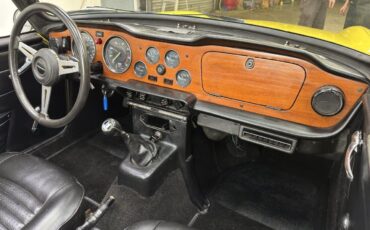 Triumph-TR-6-1973-18