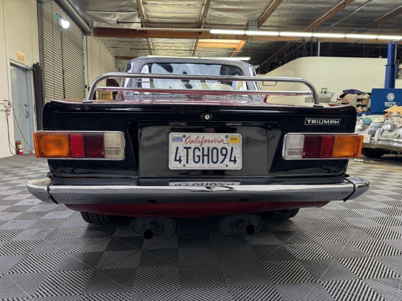 Triumph-TR-6-1973-2