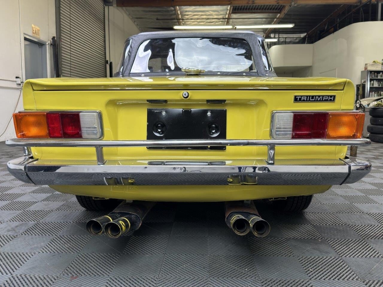Triumph-TR-6-1973-6