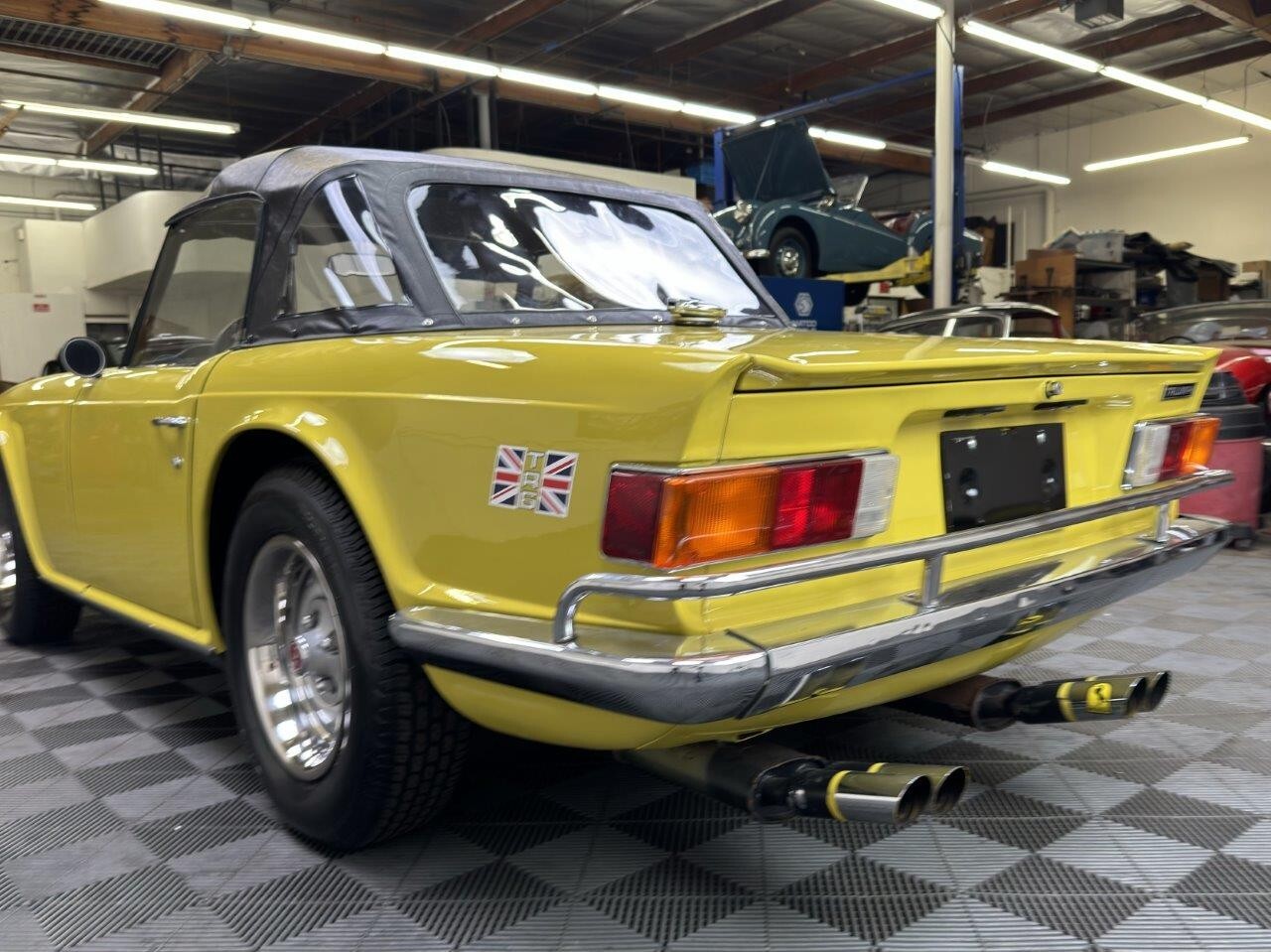 Triumph-TR-6-1973-7