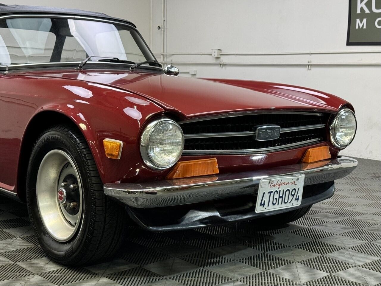 Triumph-TR-6-1973-7