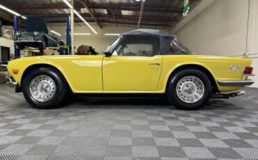 Triumph-TR-6-1973-8