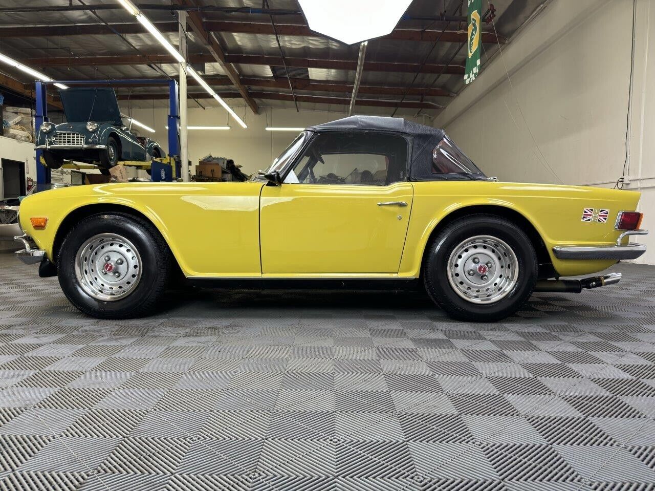 Triumph-TR-6-1973-8