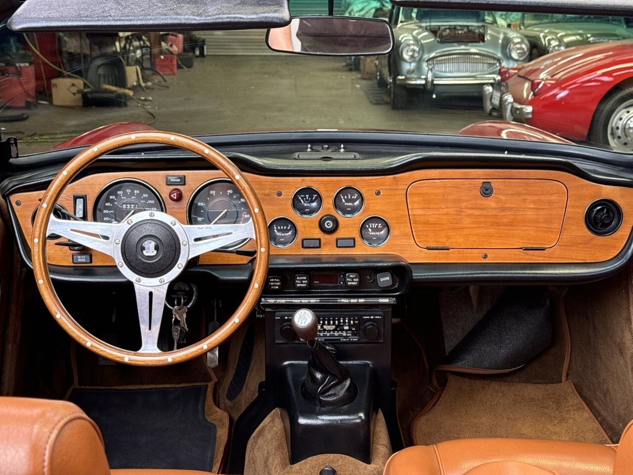 Triumph-TR-6-1974-18