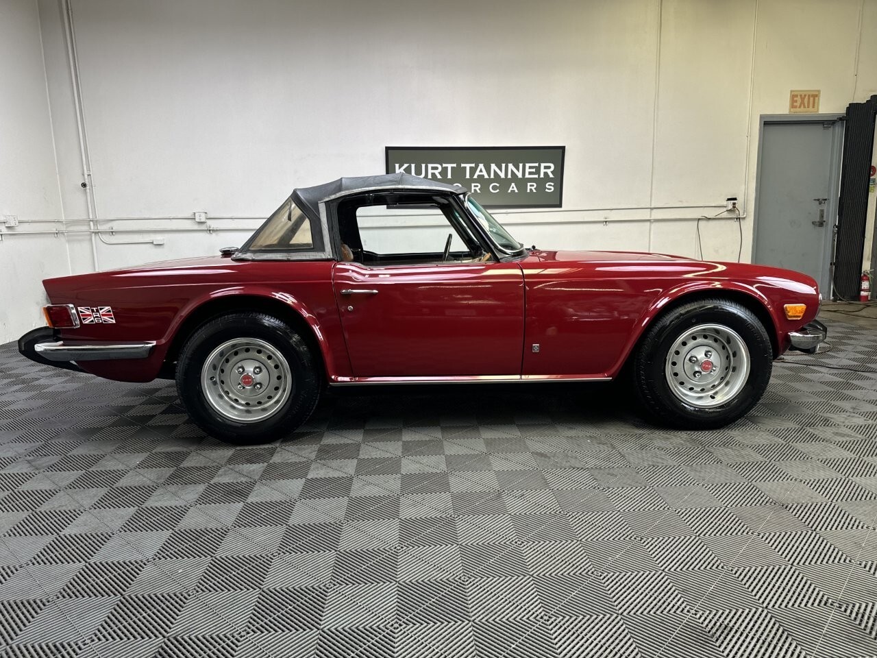Triumph-TR-6-1974-2