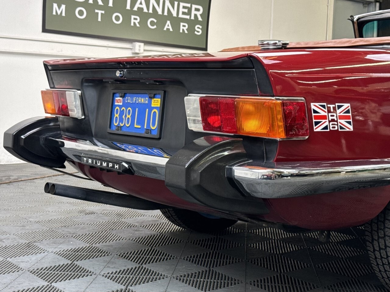 Triumph-TR-6-1974-3