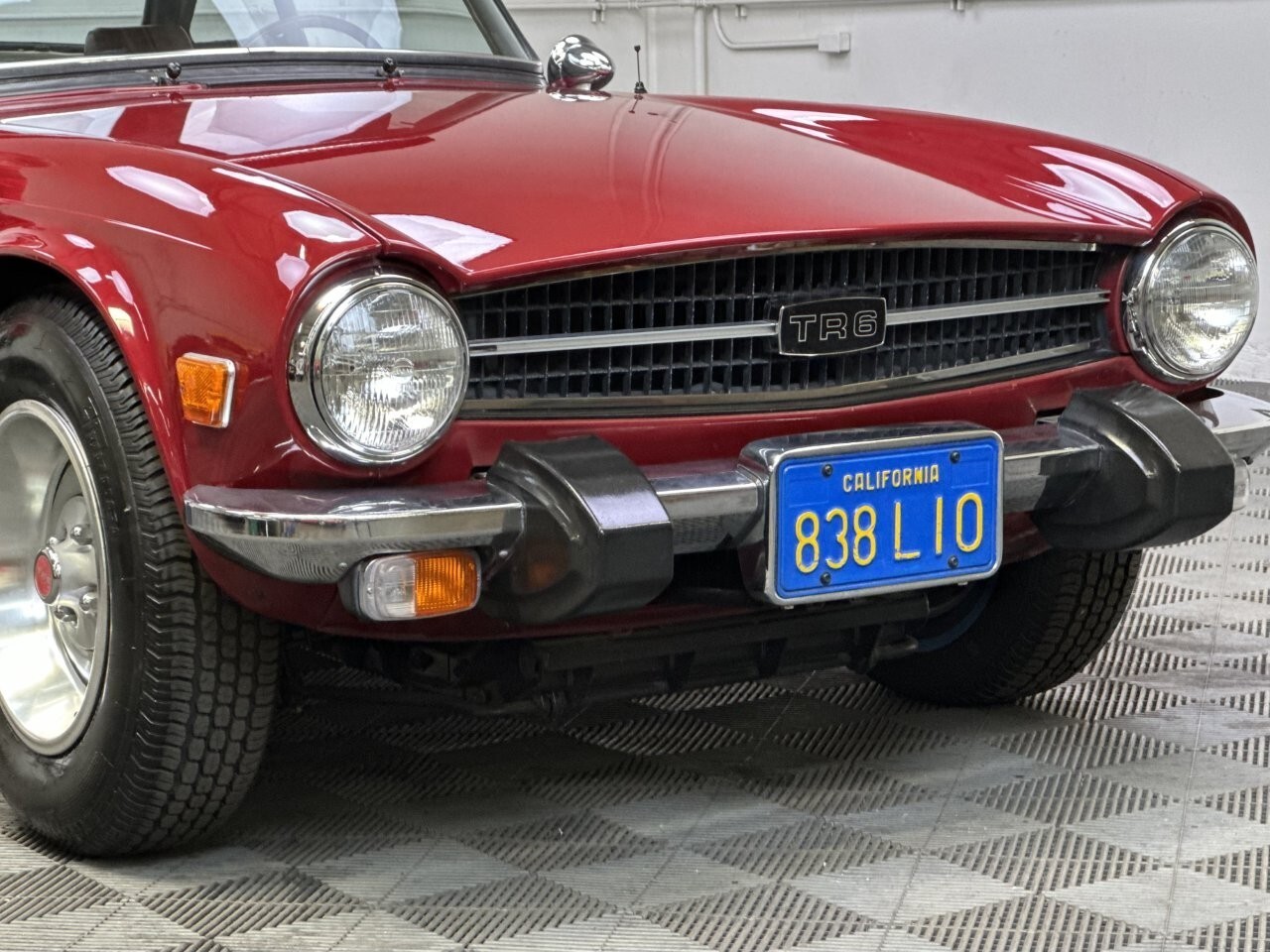Triumph-TR-6-1974-8