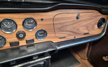 Triumph-TR-6-1974-Convertible-11