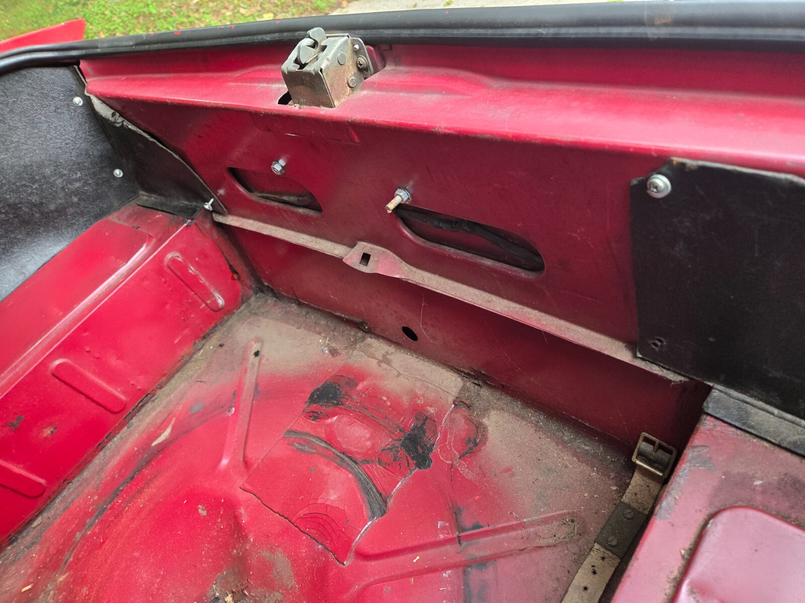 Triumph-TR-6-1974-Convertible-19