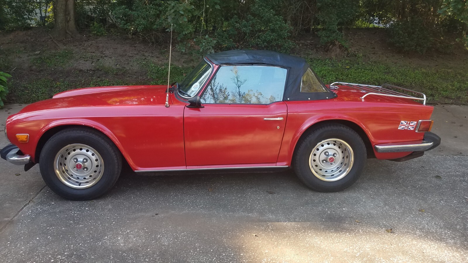 Triumph-TR-6-1974-Convertible-2