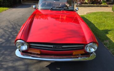 Triumph-TR-6-1974-Convertible-2