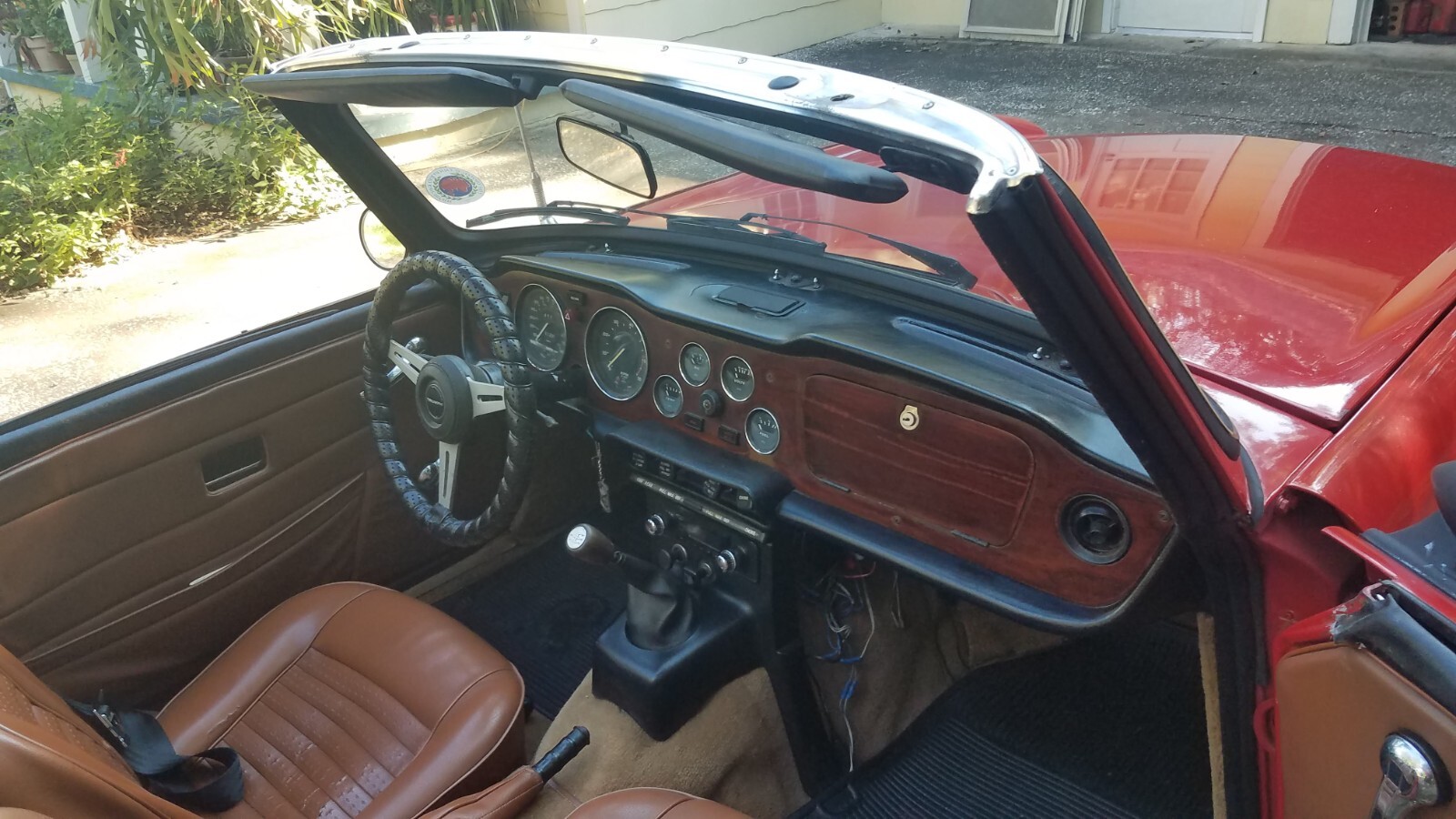 Triumph-TR-6-1974-Convertible-4