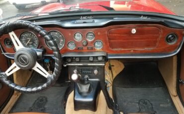 Triumph-TR-6-1974-Convertible-5
