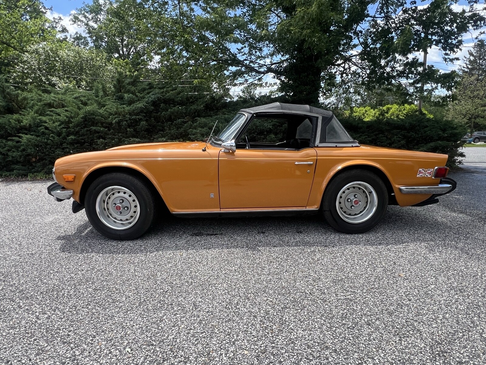 Triumph-TR-6-1975-1