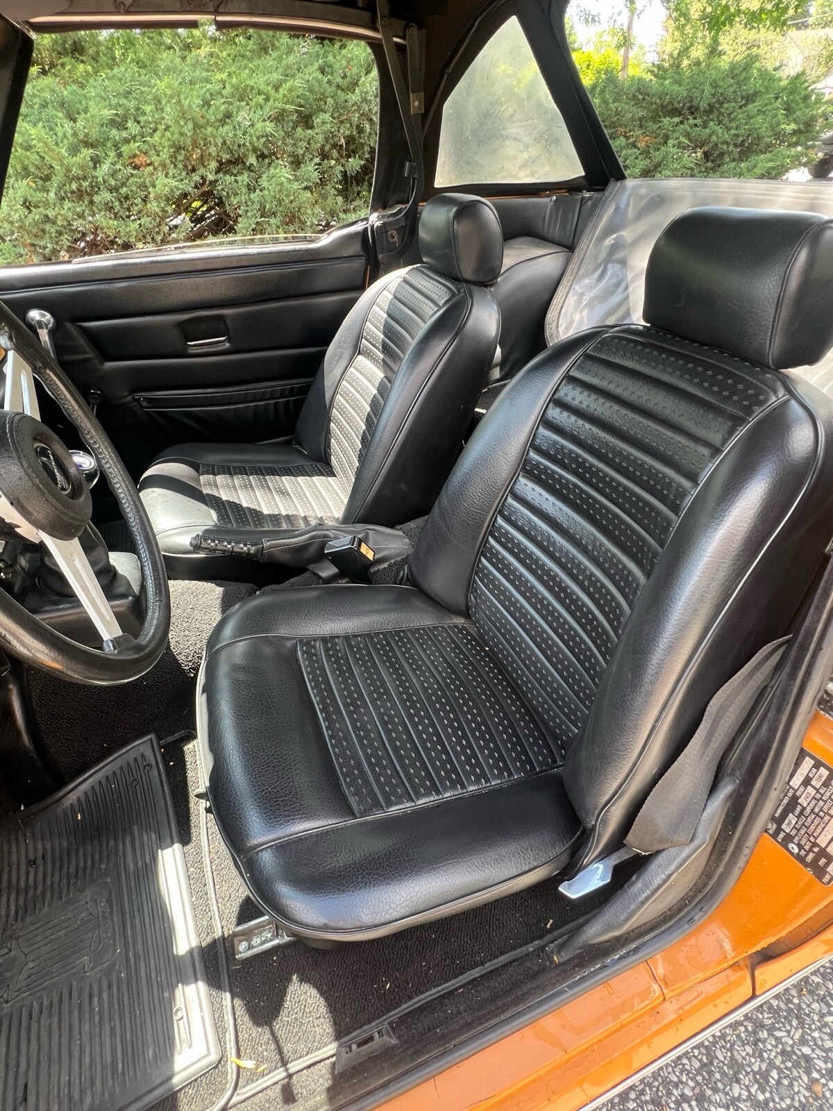 Triumph-TR-6-1975-11